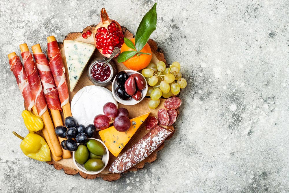 charcuterie-board-a-guide-to-creating-the-perfect-spread